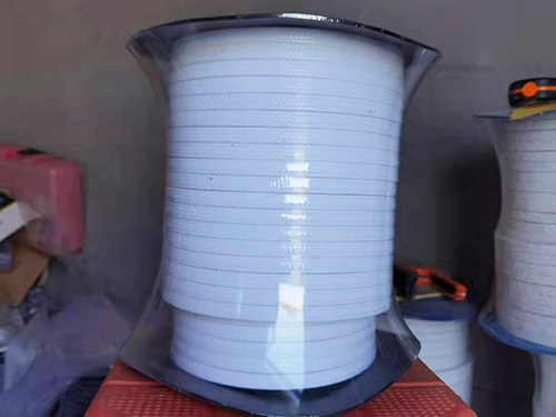 生產(chǎn)無油白四氟盤根